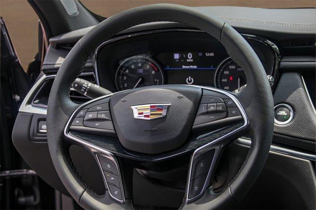 new 2025 Cadillac XT5 car, priced at $50,090