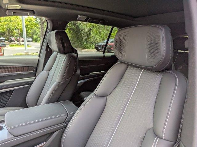 new 2026 Cadillac VISTIQ car