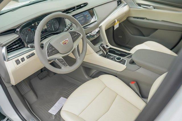 new 2025 Cadillac XT5 car, priced at $59,485