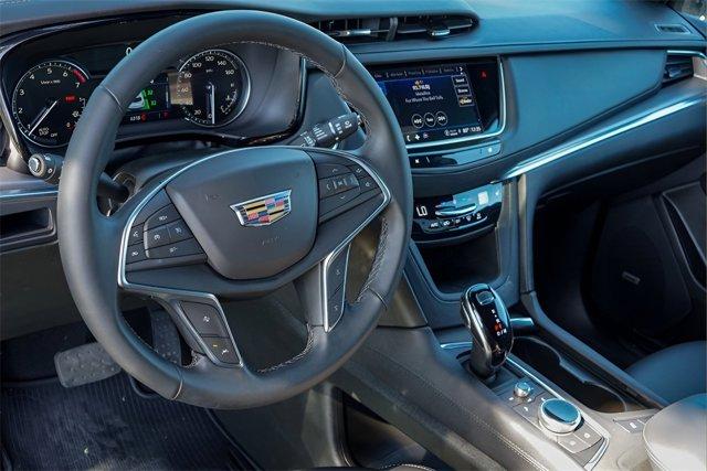 new 2025 Cadillac XT5 car, priced at $39,015
