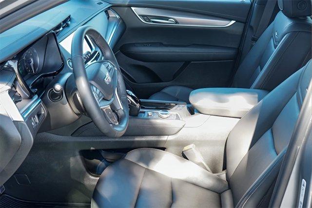 new 2025 Cadillac XT5 car, priced at $39,015