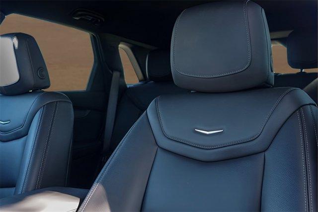 new 2025 Cadillac XT5 car, priced at $39,015