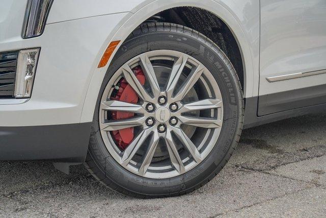 new 2025 Cadillac XT5 car, priced at $61,510
