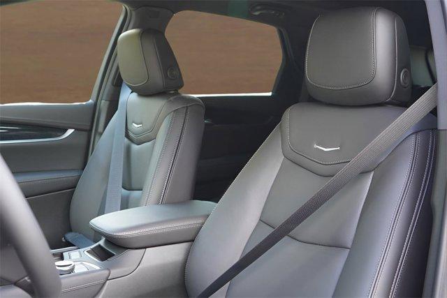 new 2025 Cadillac XT5 car, priced at $59,560