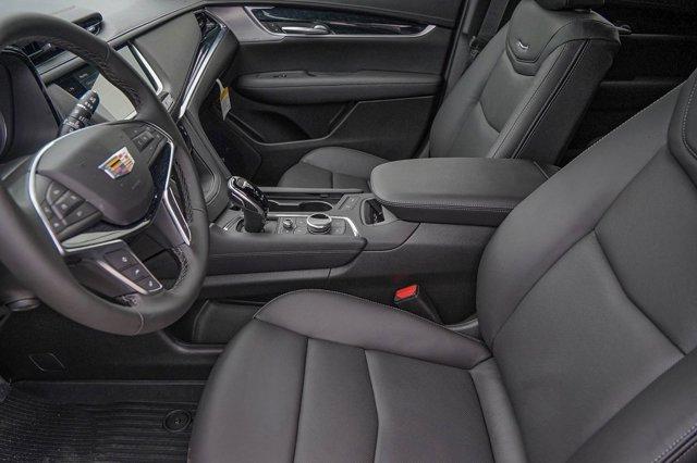 new 2025 Cadillac XT5 car, priced at $58,260
