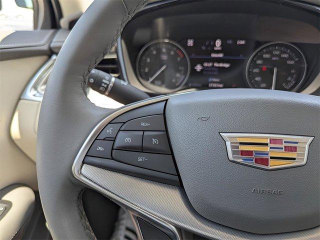 used 2022 Cadillac XT5 car, priced at $32,998