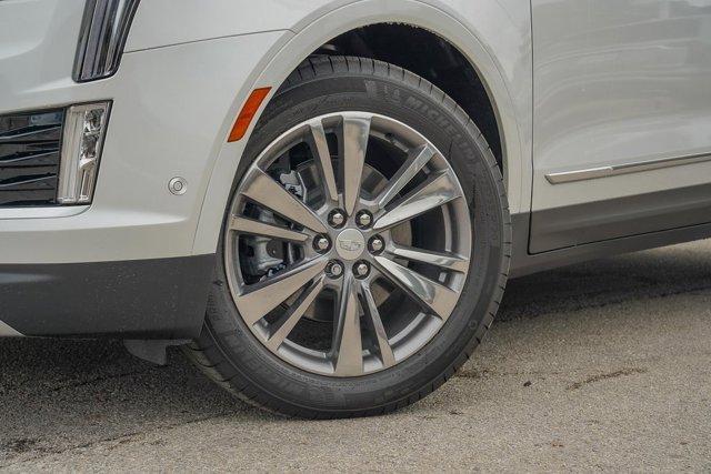 new 2025 Cadillac XT5 car, priced at $59,090