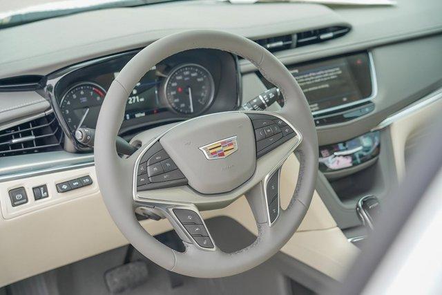 new 2025 Cadillac XT5 car, priced at $59,090