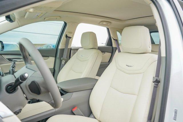 new 2025 Cadillac XT5 car, priced at $59,090
