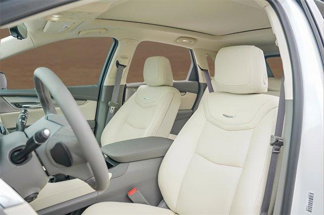 new 2025 Cadillac XT5 car, priced at $59,090