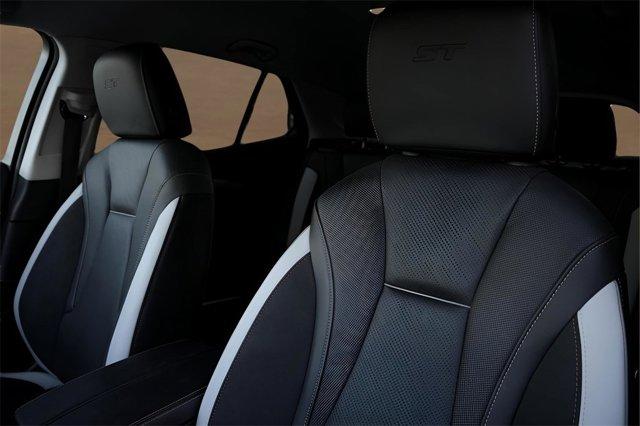 used 2025 Buick Envision car, priced at $34,998