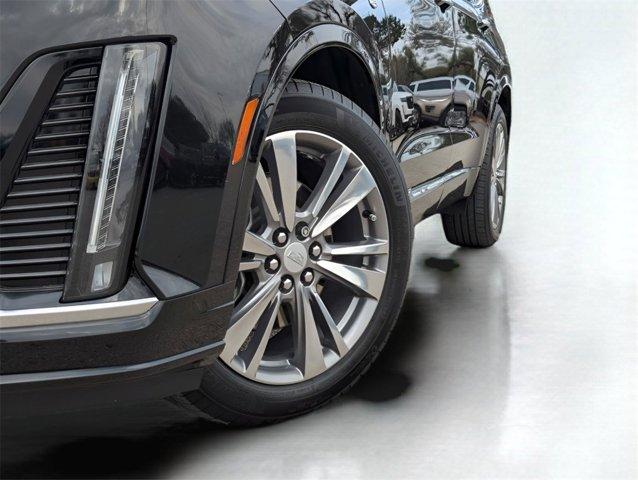 used 2022 Cadillac XT6 car, priced at $33,556