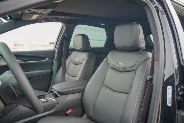 new 2025 Cadillac XT5 car, priced at $54,915