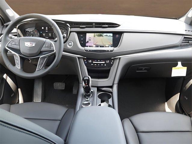 new 2025 Cadillac XT5 car, priced at $58,490