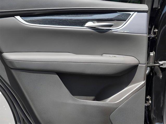 new 2025 Cadillac XT5 car, priced at $58,490