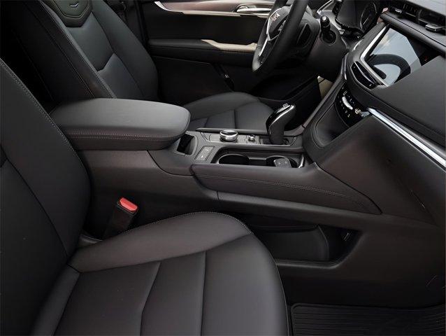 new 2025 Cadillac XT5 car, priced at $47,039