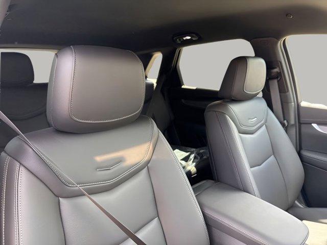 new 2025 Cadillac XT5 car, priced at $47,039
