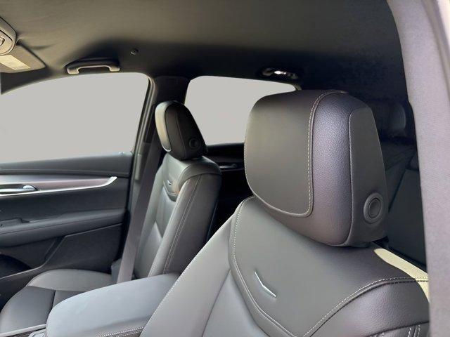 new 2025 Cadillac XT5 car, priced at $47,039