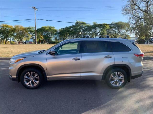 used 2015 Toyota Highlander car, priced at $16,547