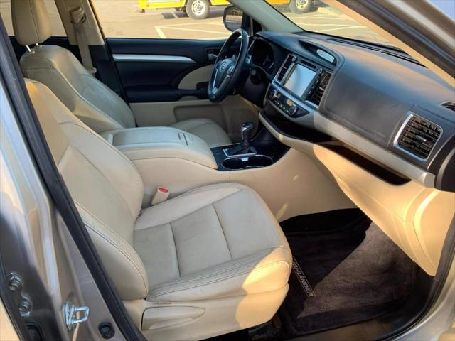 used 2015 Toyota Highlander car, priced at $16,547