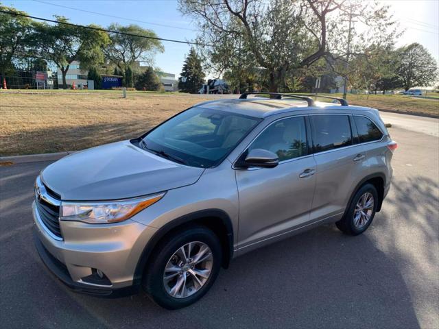 used 2015 Toyota Highlander car, priced at $16,547