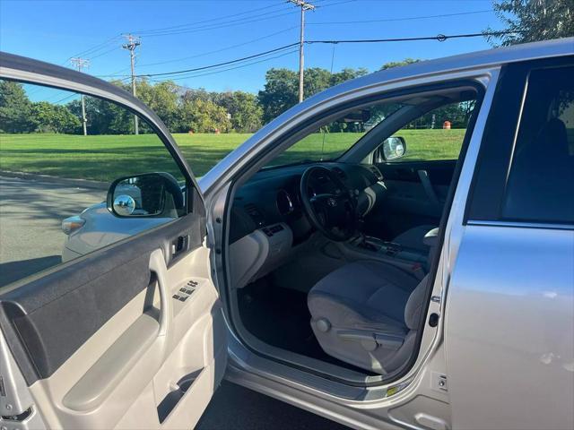 used 2012 Toyota Highlander car, priced at $12,941