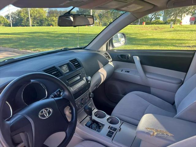 used 2012 Toyota Highlander car, priced at $12,941