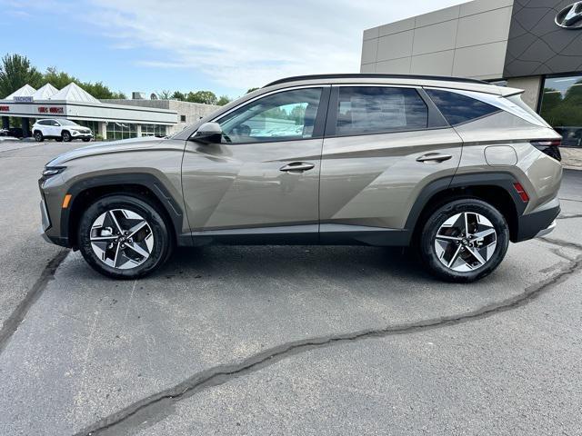 new 2025 Hyundai TUCSON Hybrid car, priced at $38,435