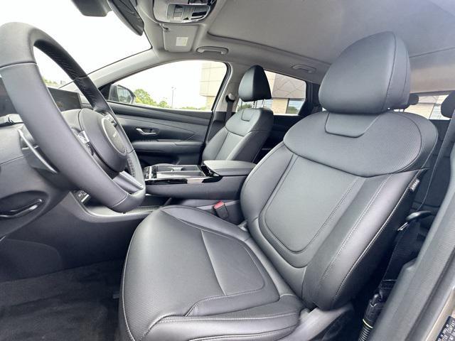 new 2025 Hyundai TUCSON Hybrid car, priced at $38,435
