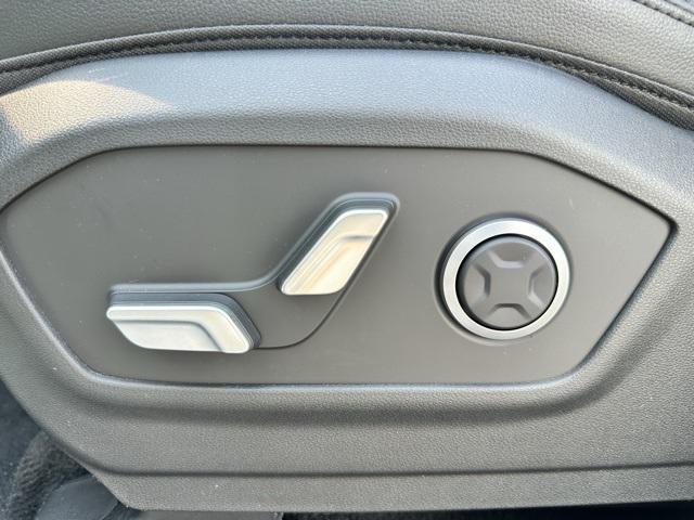 new 2025 Hyundai Santa Fe car, priced at $48,389