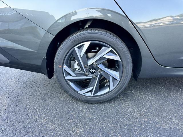 new 2025 Hyundai Elantra car, priced at $25,120