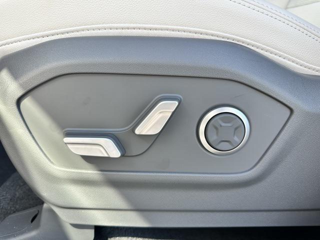 new 2025 Hyundai Santa Fe car, priced at $48,955