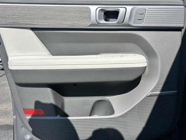 new 2025 Hyundai SANTA FE HEV car, priced at $51,930