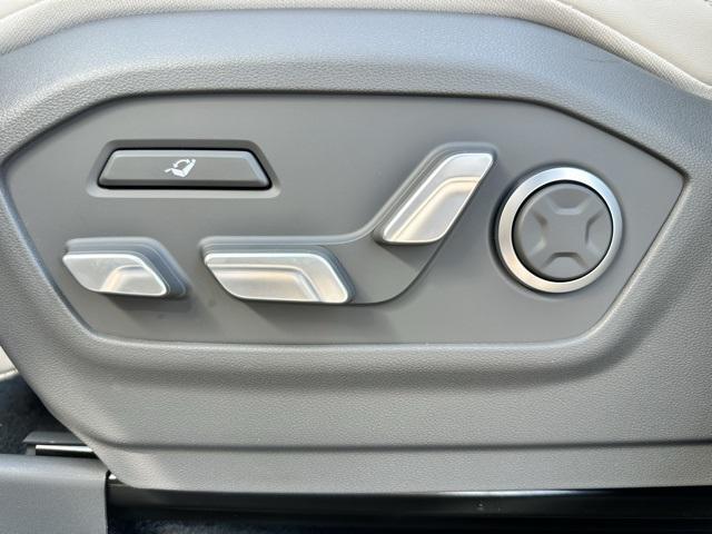 new 2025 Hyundai SANTA FE HEV car, priced at $51,930