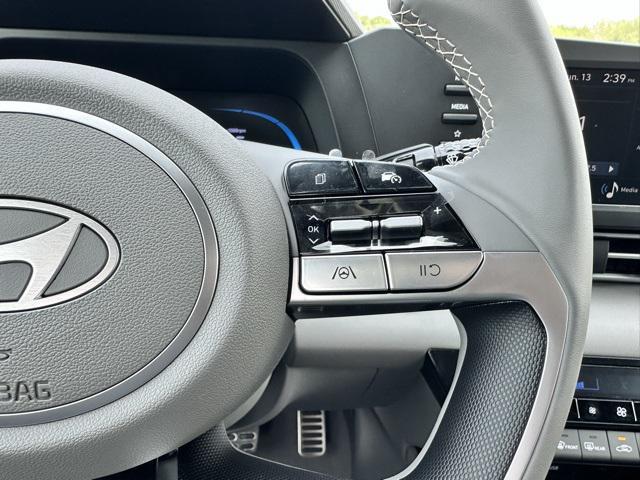 new 2025 Hyundai Elantra car, priced at $25,565