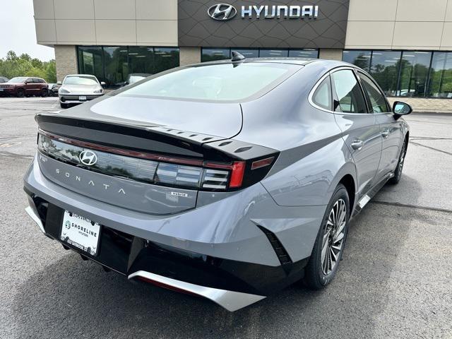 new 2025 Hyundai Sonata Hybrid car, priced at $33,053