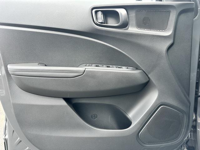 new 2025 Hyundai Venue car, priced at $25,300