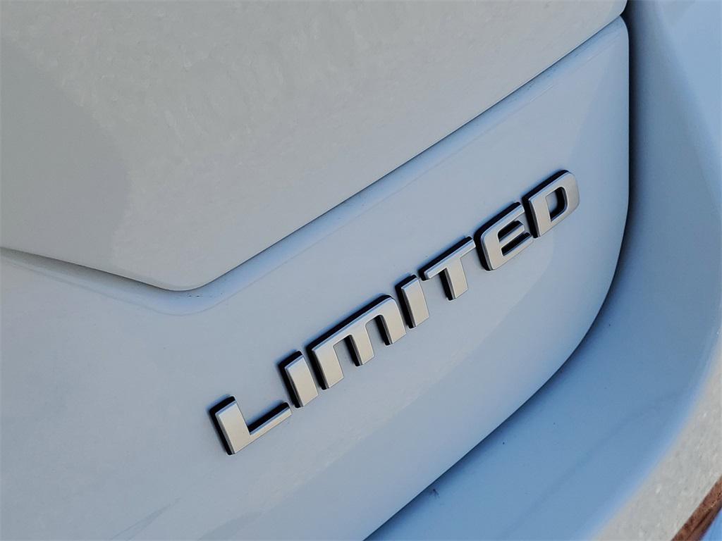 new 2025 Jeep Grand Cherokee car, priced at $49,415