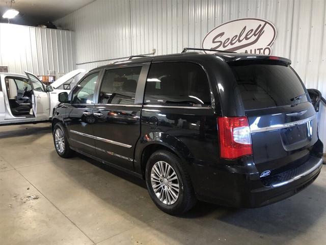 used 2013 Chrysler Town & Country car, priced at $8,995