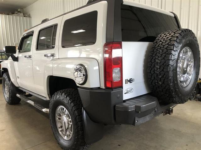 used 2008 Hummer H3 car, priced at $13,995