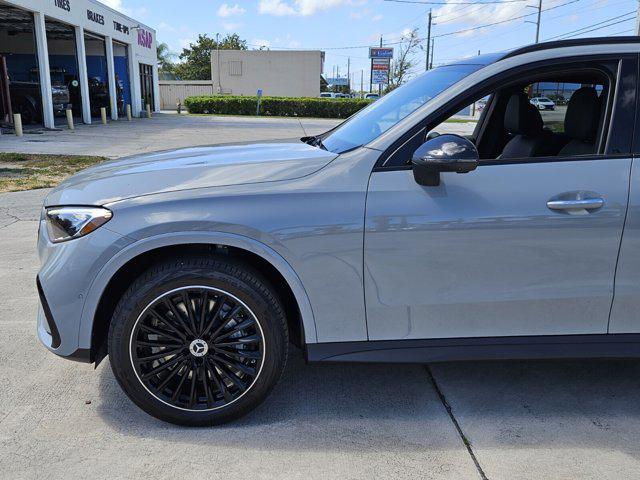 new 2025 Mercedes-Benz GLC 300 car, priced at $61,355