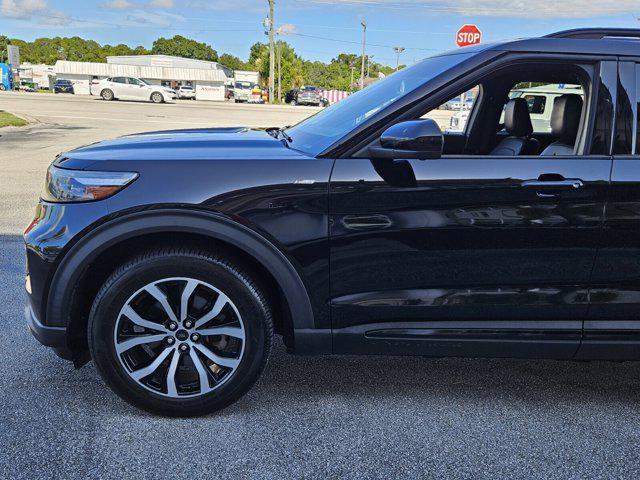 used 2022 Ford Explorer car, priced at $27,548