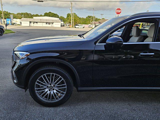 new 2025 Mercedes-Benz GLC 300 car, priced at $55,405