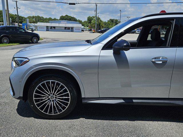 new 2025 Mercedes-Benz GLC 300 car, priced at $60,055