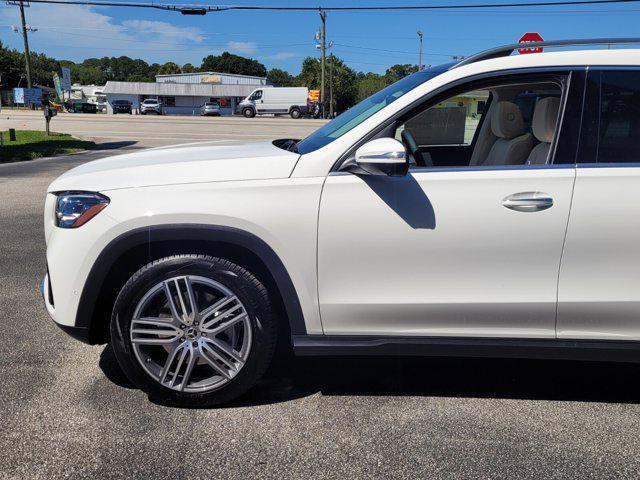 new 2024 Mercedes-Benz GLS 450 car, priced at $90,125