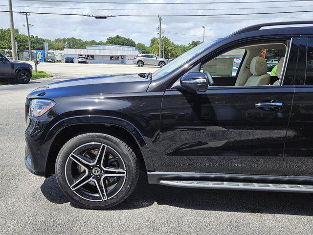 new 2025 Mercedes-Benz GLS 450 car, priced at $96,585