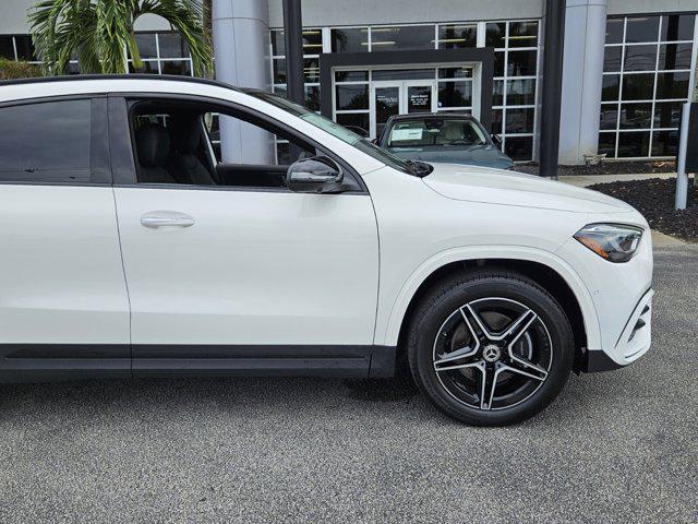 new 2025 Mercedes-Benz GLA 250 car, priced at $53,175