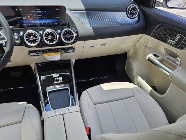 new 2025 Mercedes-Benz GLA 250 car, priced at $44,345