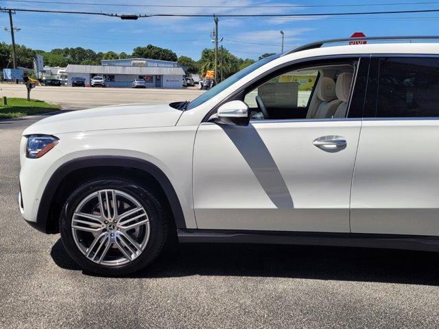 new 2024 Mercedes-Benz GLS 450 car, priced at $90,125