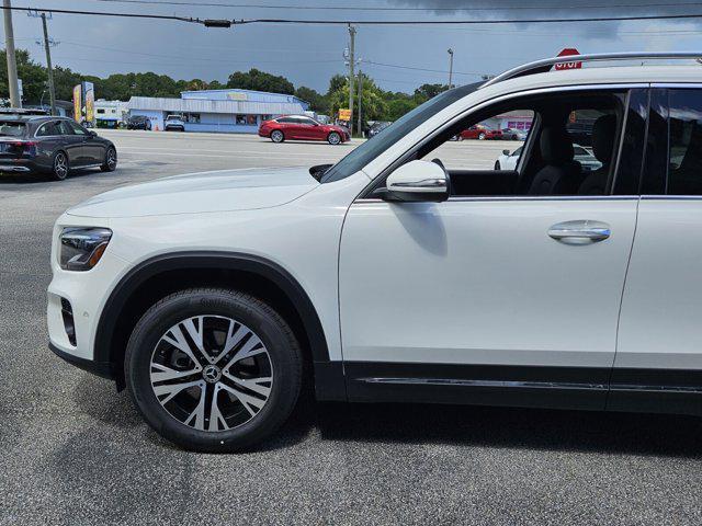 new 2024 Mercedes-Benz GLB 250 car, priced at $51,215